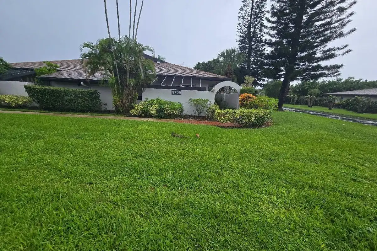 5700 Queen Palm Ct #B, Delray Beach: photo 1 of 39