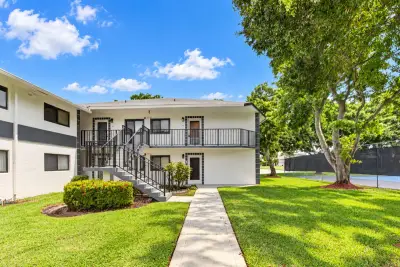 15301 Pembridge Ave #61, Delray Beach: photo 1 of 44