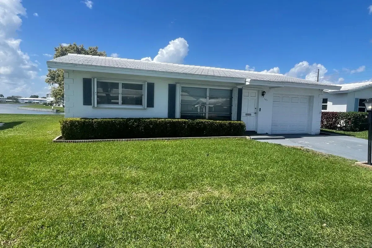 131 NW 14th St, Boynton Beach: photo 1 of 24