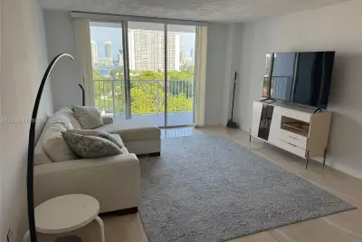 2851 NE 183rd St #1409E, Aventura: photo 1 of 24