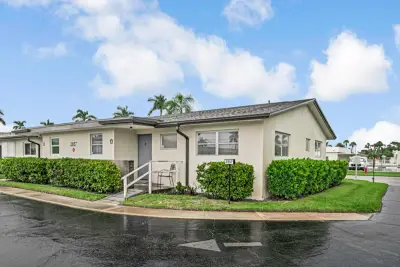 2857 W Ashley Dr W #A, West Palm Beach: photo 1 of 32