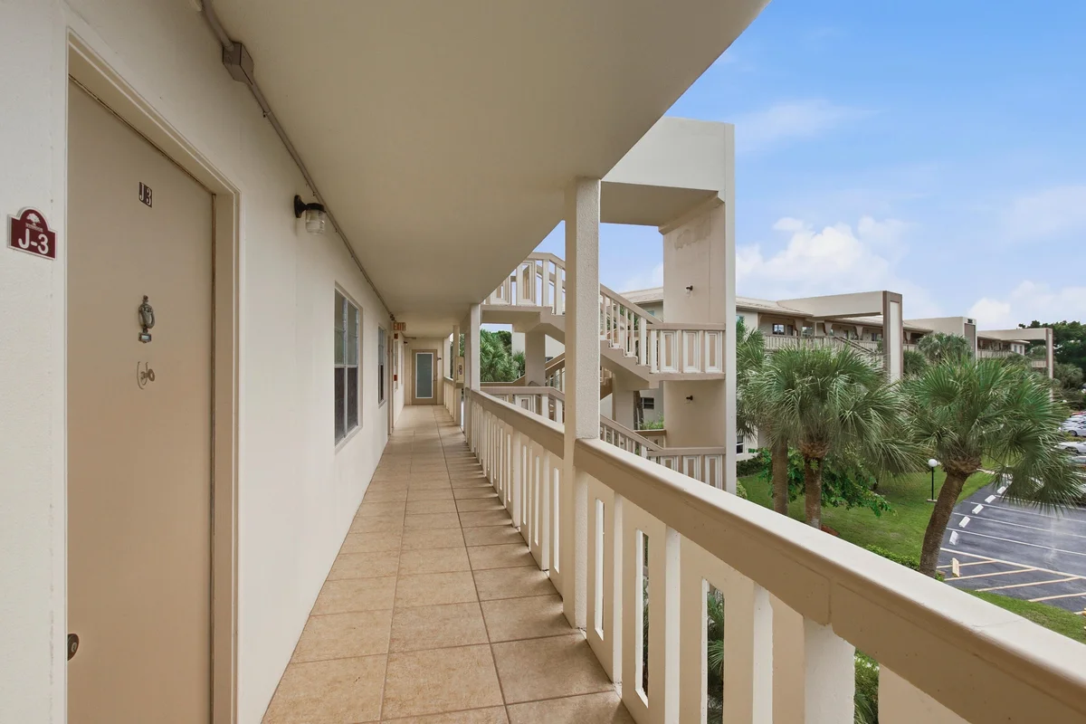 2905 Victoria Pl #J3, Coconut Creek: photo 1 of 63