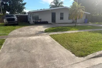 6144 NW 20th Ct, Margate: photo 1 of 19