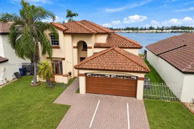 762 NW 123rd Ct, Miami: photo 1 of 20