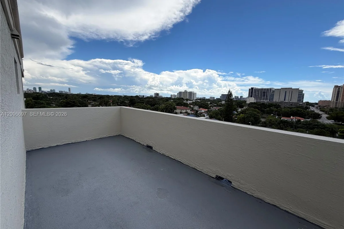 1801 SW 32nd Ave #606, Miami: photo 1 of 16