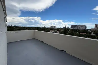 1801 SW 32nd Ave #606, Miami: photo 1 of 16