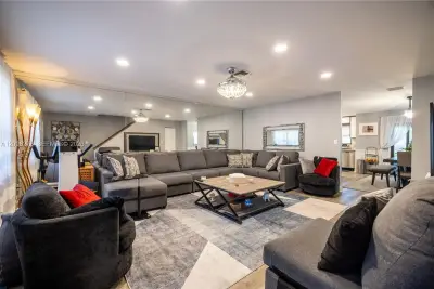 898 NW 47th St, Deerfield Beach: photo 1 of 26