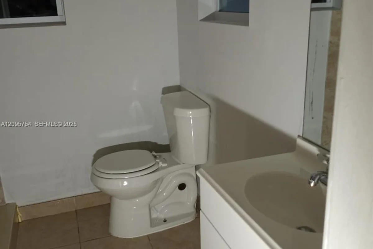 House in Riviera Beach: photo 1 of 9