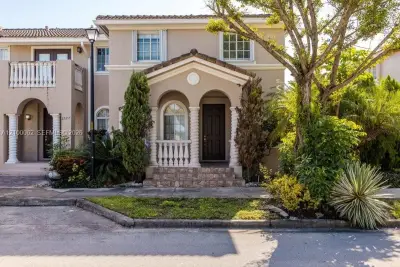27261 SW 142nd Ave, Homestead: photo 1 of 37