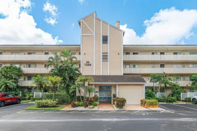 7286 Huntington Ln #108, Delray Beach: photo 1 of 55