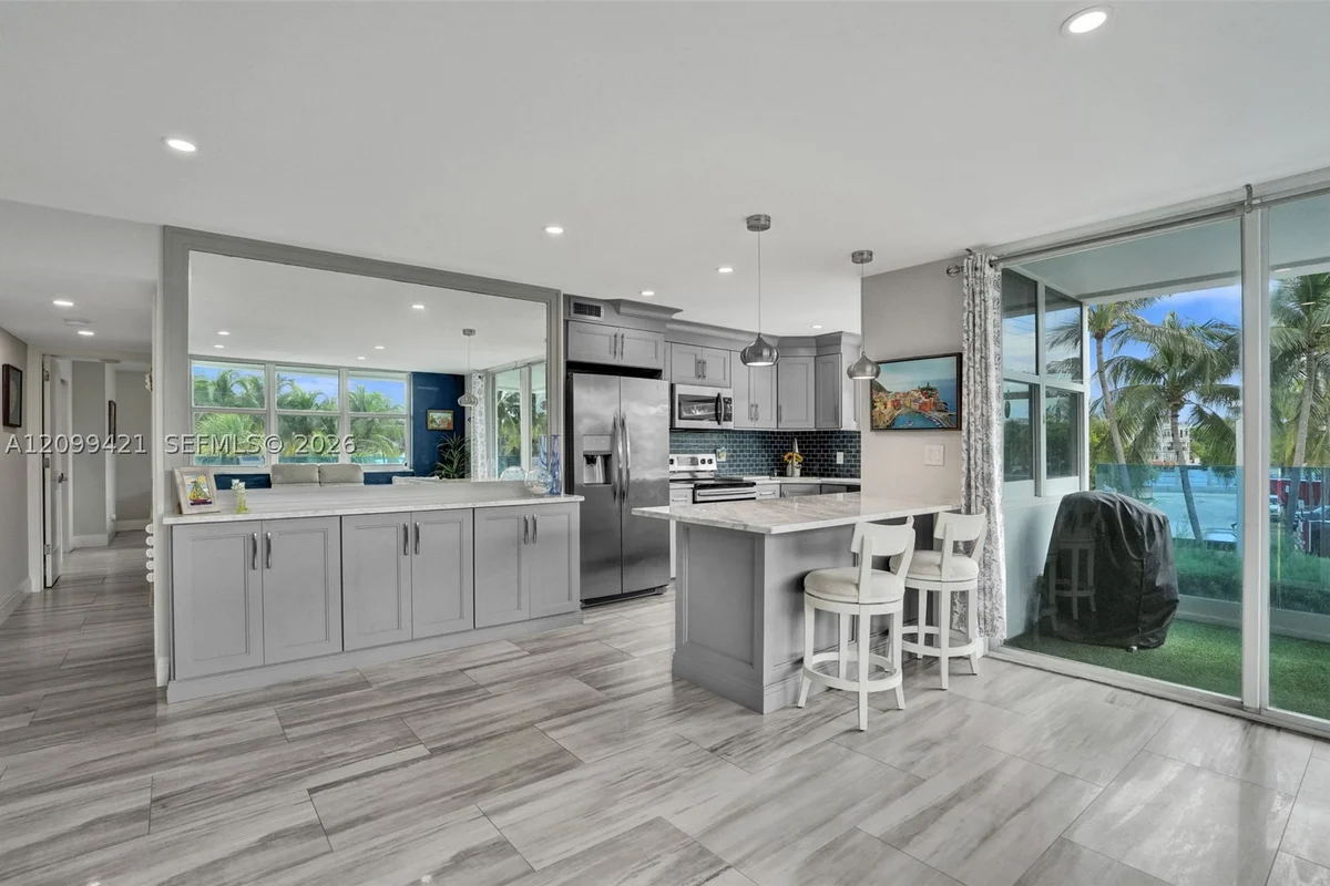 2639 N Riverside Dr #203, Pompano Beach: photo 1 of 40