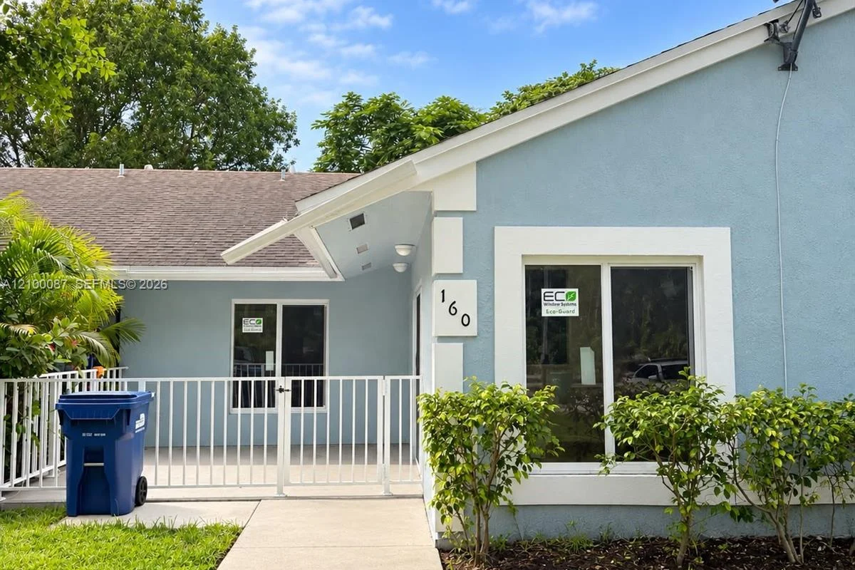 160 SW 8th Ave, Florida City: photo 1 of 10