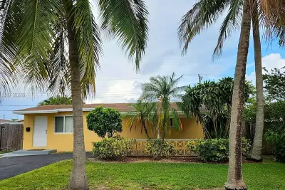 5650 NE 8th Ave, Oakland Park: photo 1 of 15