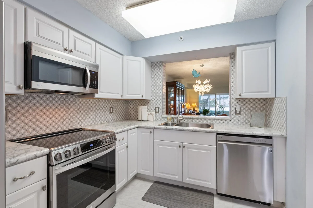 6096 Huntwick Ter #206, Delray Beach: photo 1 of 46