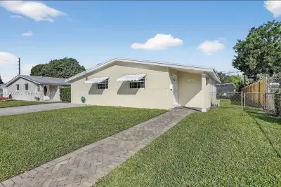 6717 Farragut St, Hollywood: photo 1 of 12