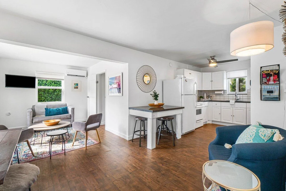 412 NE 7th Ave #A, Delray Beach: photo 1 of 9