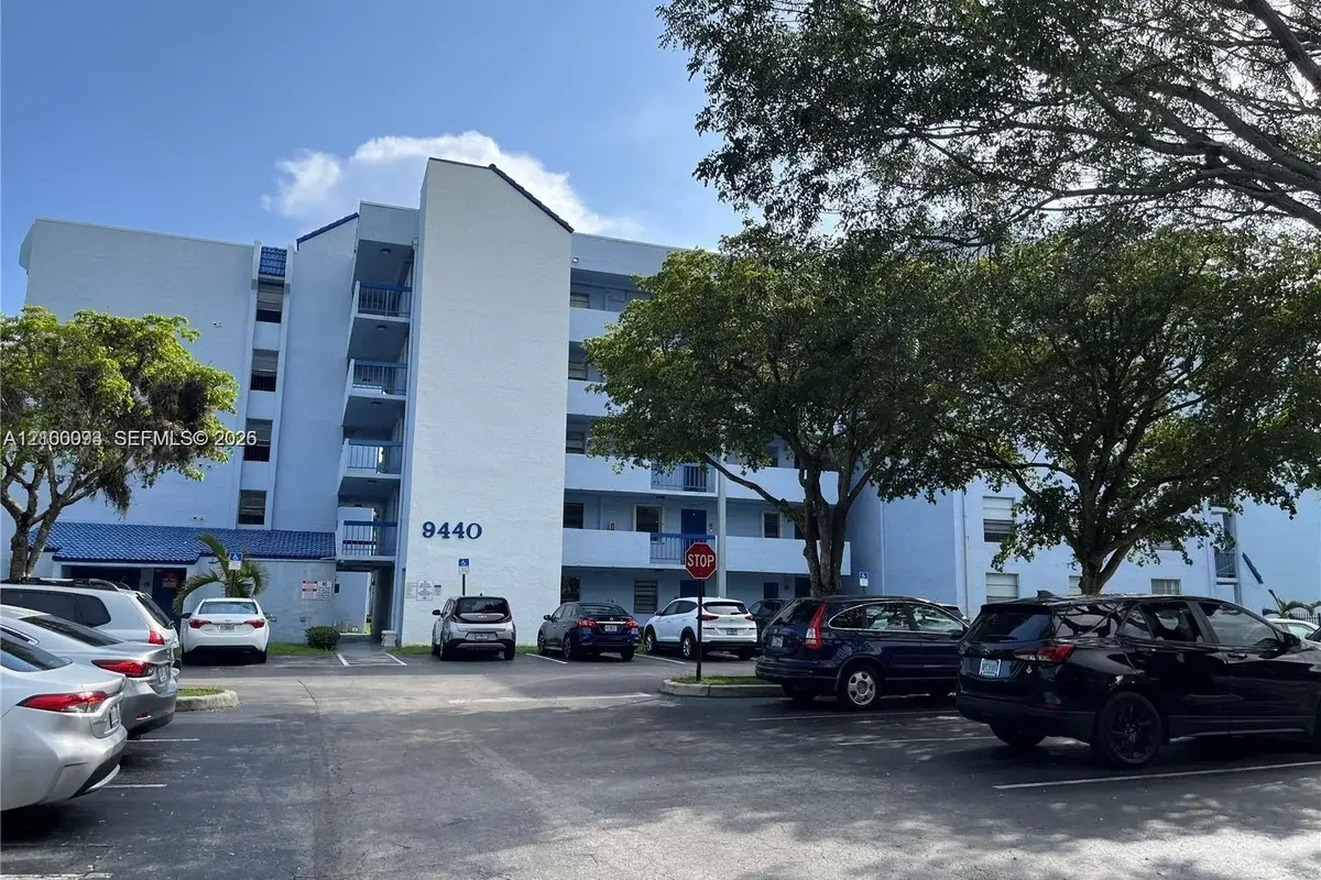 9440 Fontainebleau Blvd #203, Miami: photo 1 of 27