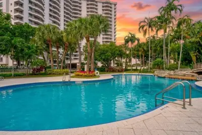 3300 NE 192nd St #1612, Aventura: photo 1 of 31