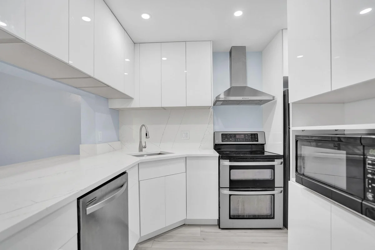 203 Foxtail Dr #H3, West Palm Beach: photo 1 of 32