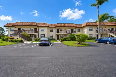 7094 Golf Colony Ct #103, Lake Worth: photo 1 of 33