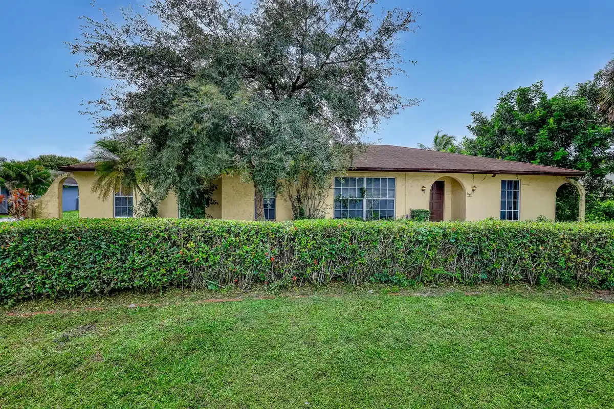 110 Meadowlark Dr, Royal Palm Beach: photo 1 of 56