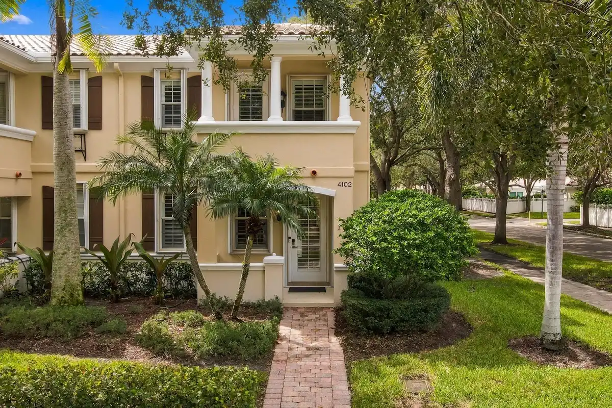 4102 Community Dr, Jupiter: photo 1 of 52