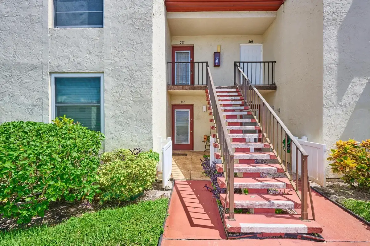 9 Willowbrook Ln #107, Delray Beach: photo 1 of 52