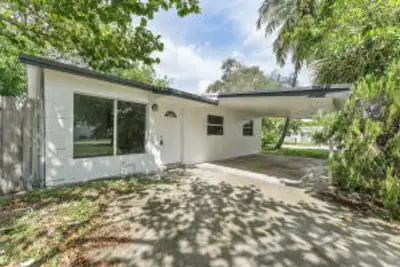 747 NW 1st Ter, Deerfield Beach: photo 1 of 9