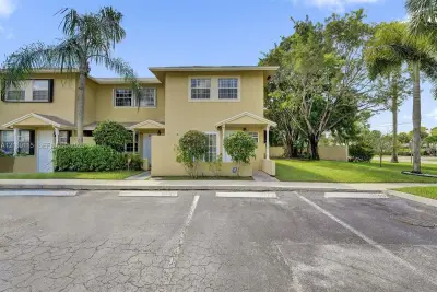 3590 NW 83rd Ln, Sunrise: photo 1 of 52