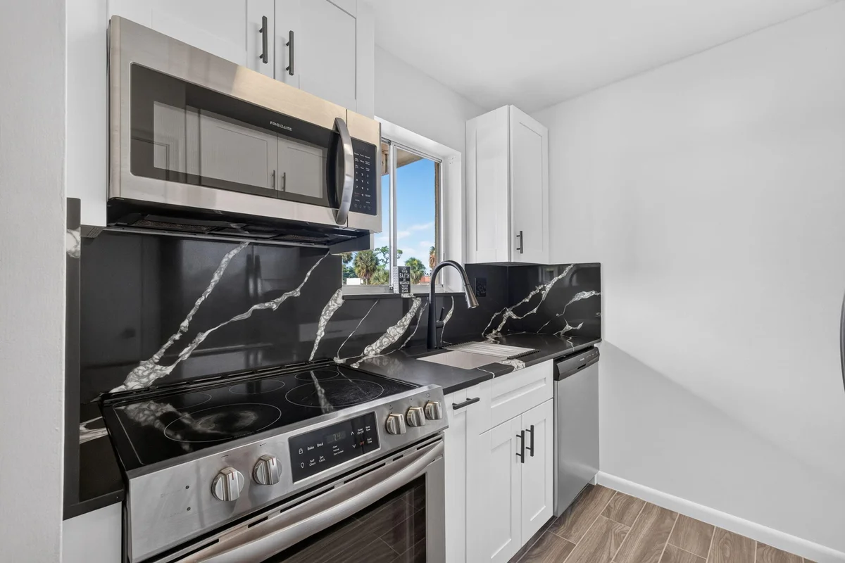 6074 Forest Hill Blvd #201, West Palm Beach: photo 1 of 23