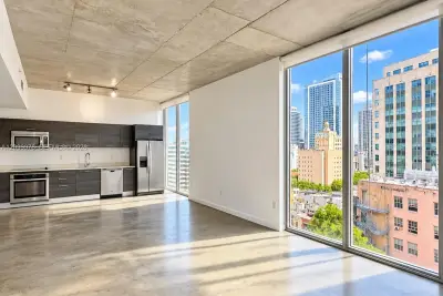 151 SE 1st St #1202, Miami: photo 1 of 17