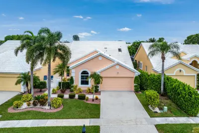 8367 Horseshoe Bay Rd, Boynton Beach: photo 1 of 40