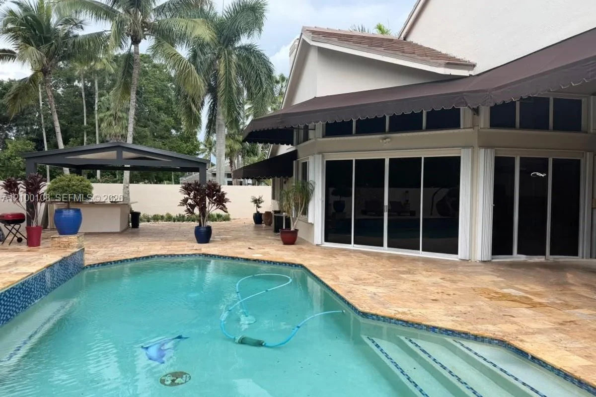 15240 S Laurel Ln S, Pembroke Pines: photo 1 of 73