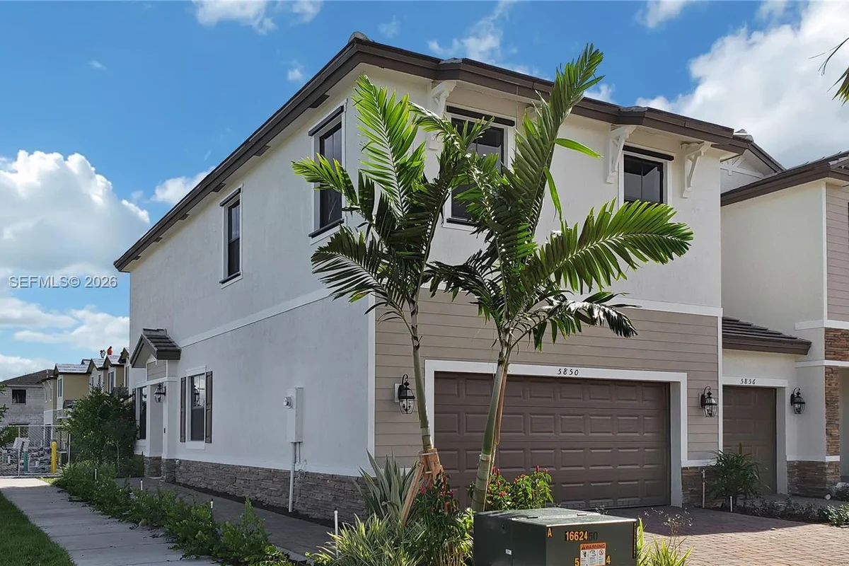 5850 Clydesdale Ct, Davie: photo 1 of 24