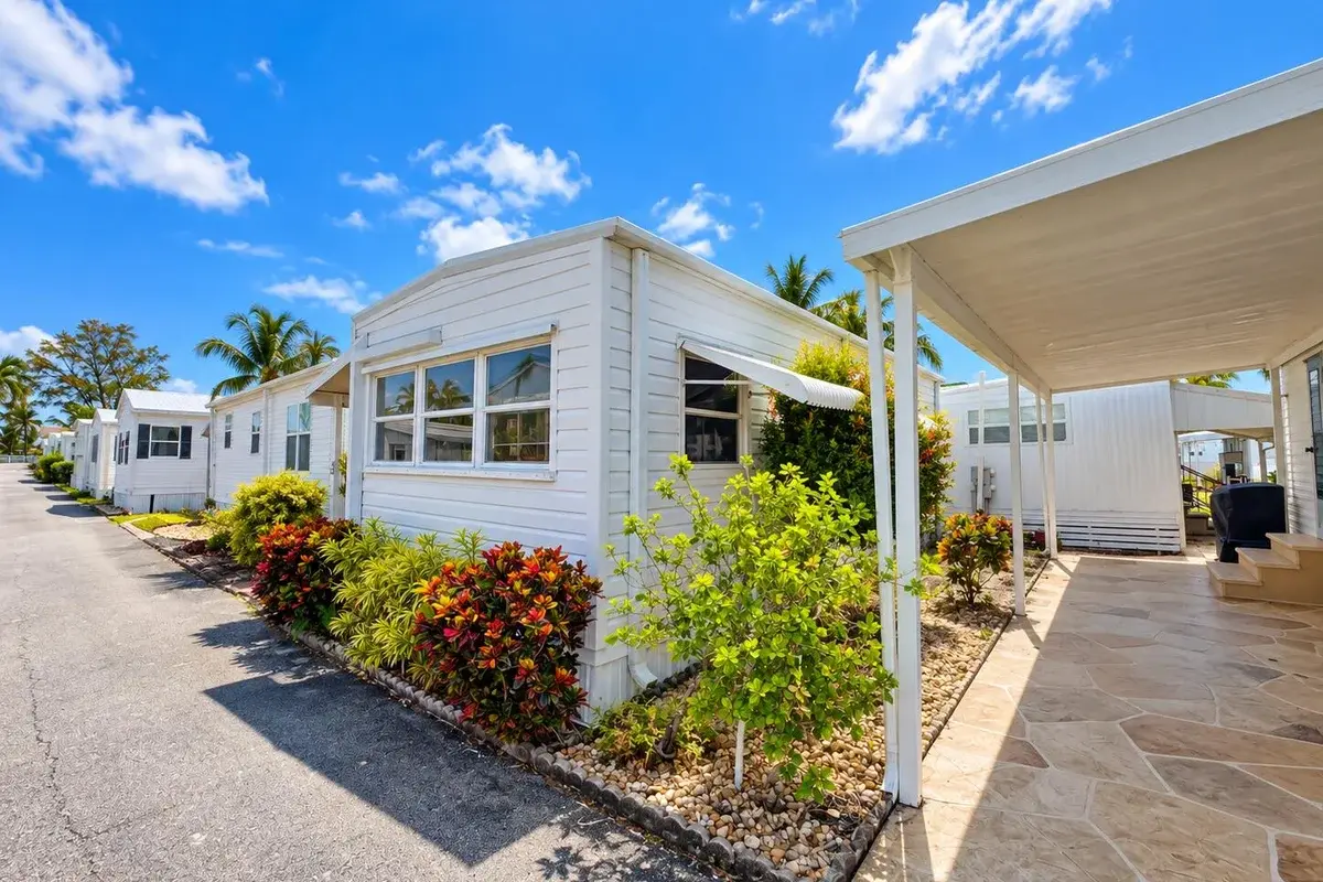 15 Hibiscus Dr #H, Briny Breezes: photo 1 of 15