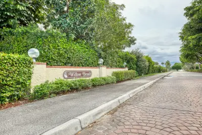 7843 Willow Spring Dr #615, Lake Worth: photo 1 of 40