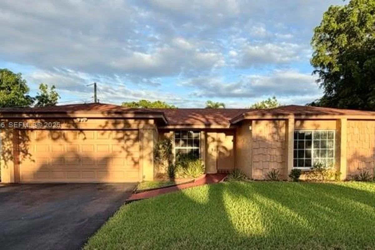 3405 Garnet Rd, Miramar: photo 1 of 27