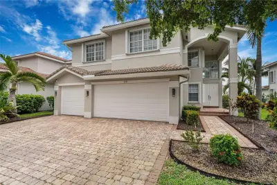 5197 SW 183rd Ave, Miramar: photo 1 of 32