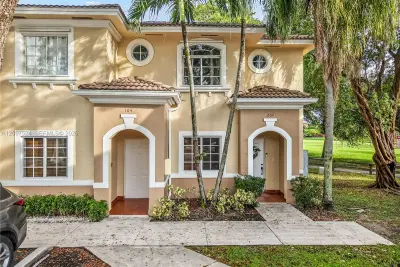7230 NW 174 Ter #104, Hialeah: photo 1 of 28