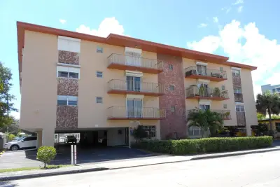 2010 Fillmore St #303, Hollywood: photo 1 of 25