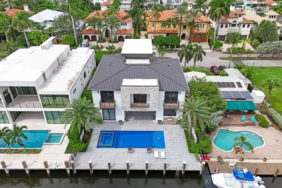 424 Coconut Isle Dr, Fort Lauderdale: photo 1 of 52