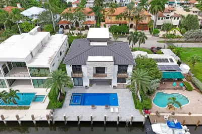 424 Coconut Isle Dr, Fort Lauderdale: photo 1 of 52