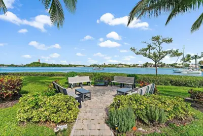 755 Saturn St #H206, Jupiter: photo 1 of 12