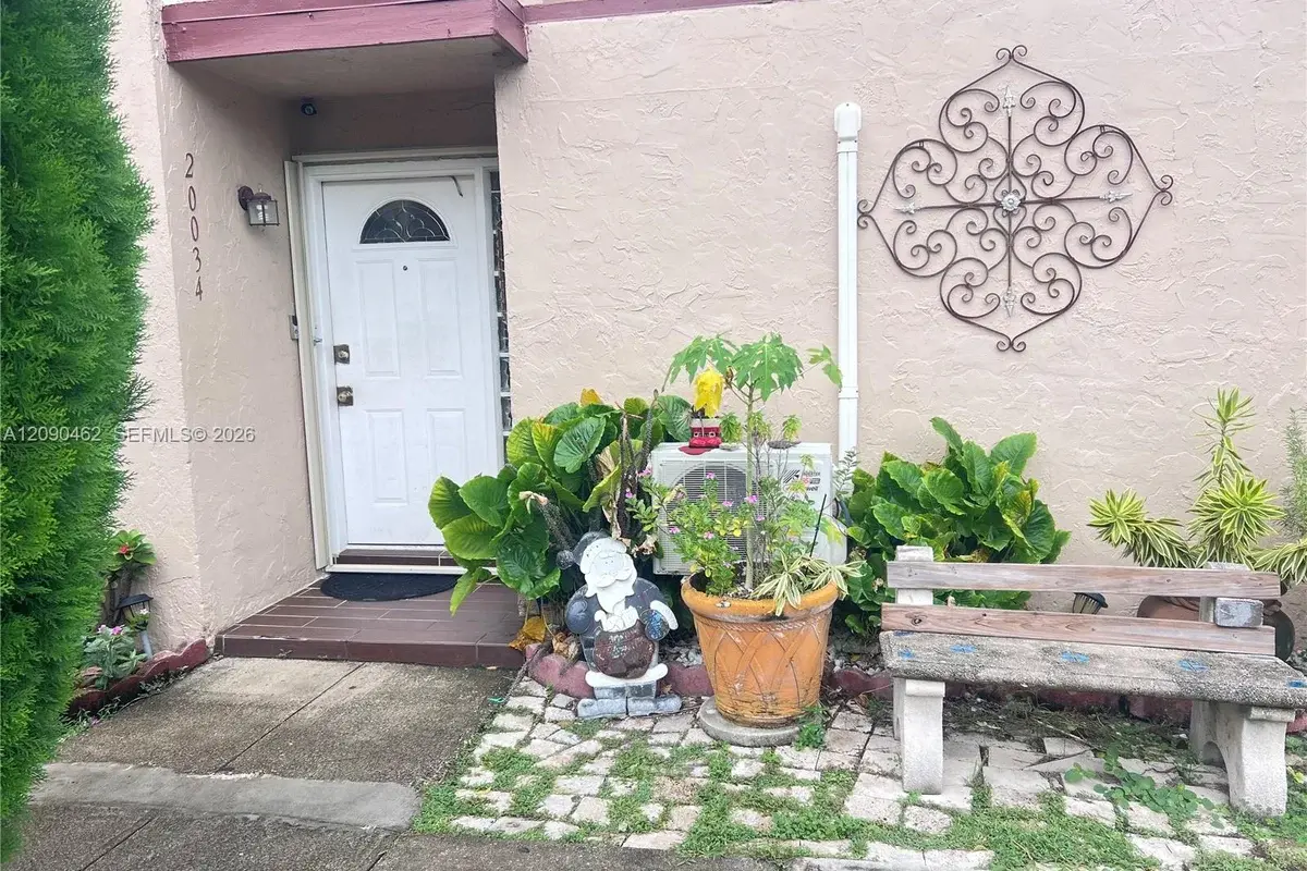 20034 SW 123rd Dr, Miami: photo 1 of 22