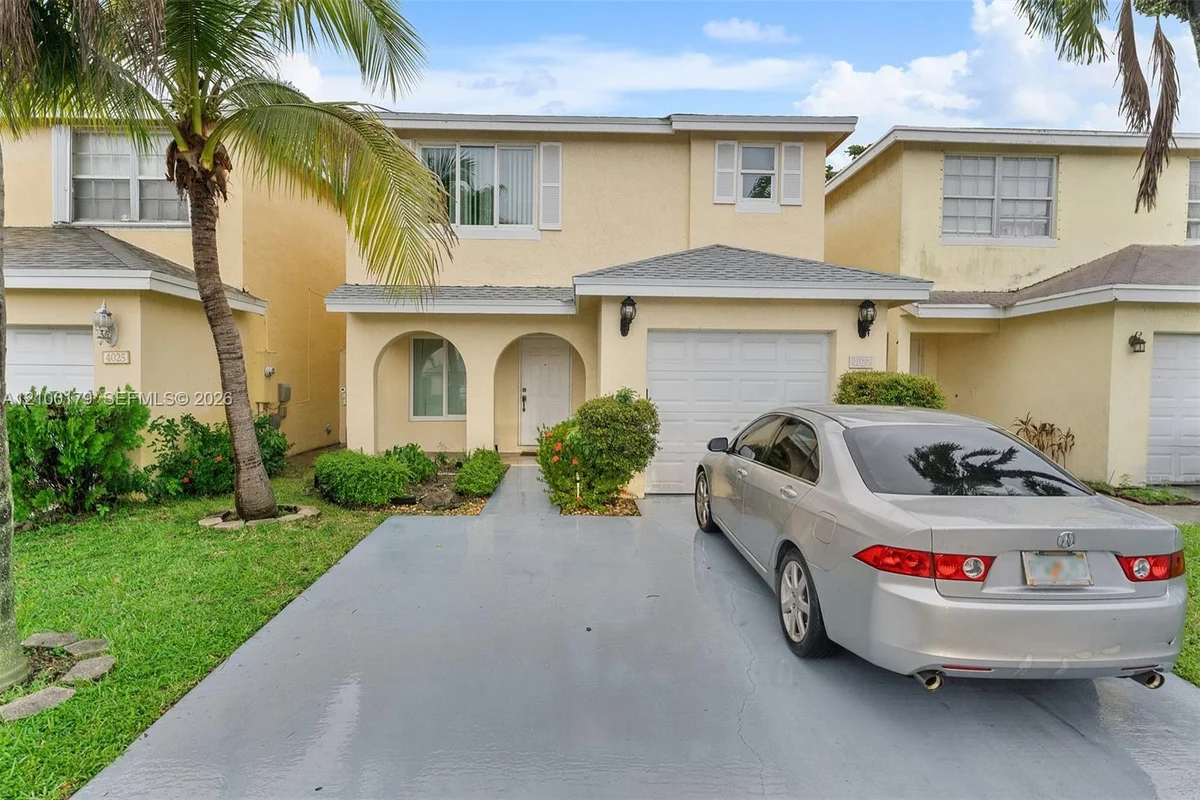4027 Eastridge Dr, Deerfield Beach: photo 1 of 28