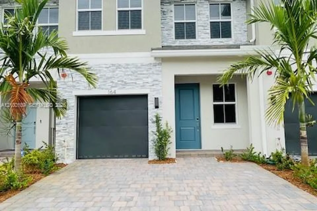 164 SW 171st Ln, Pembroke Pines: photo 1 of 12