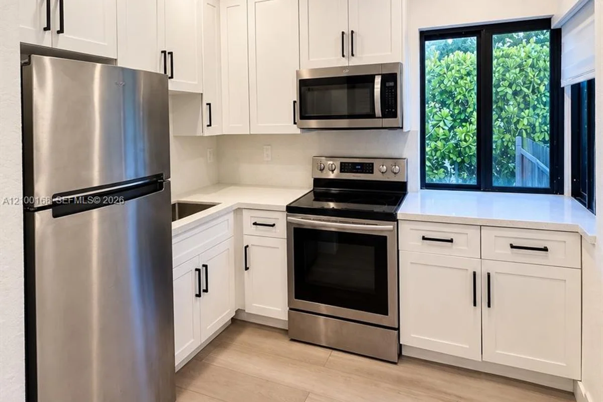 5521 NW 1st Ave #1, Miami: photo 1 of 6