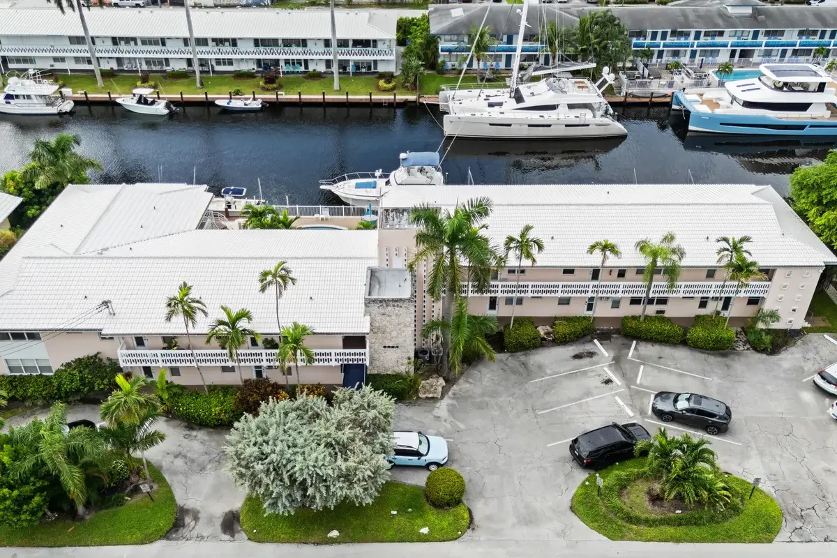 2824 NE 33rd Ct #8, Fort Lauderdale: photo 1 of 31