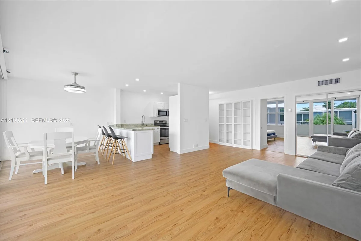 10210 Collins Ave #306, Bal Harbour: photo 1 of 23