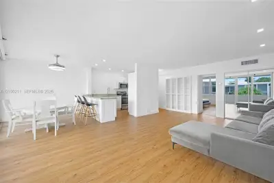 10210 Collins Ave #306, Bal Harbour: photo 1 of 23
